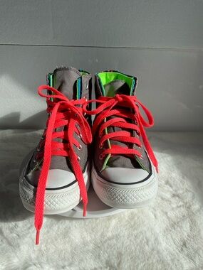 Converse Chuck Taylor All Star High Top Sneakers Grey Red Neon accents Size 6
